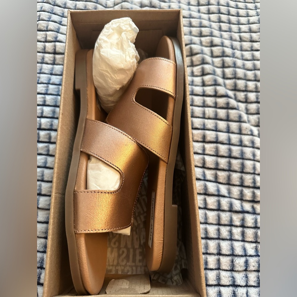Brand new Steve Madden rose gold slides